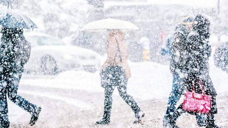 Kış geri döndü İstanbula kar ne zaman yağacak Meteorolojiden yeni yağış uyarısı