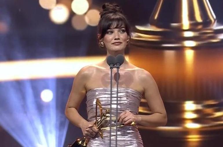 Onur Atilla, Altın Kelebek Ödüllerinde Kerem Bürsin taklidiyle kahkahaya boğdu