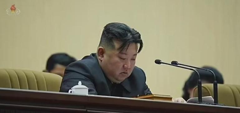 Kim Jong-un gözyaşlarına hakim olamadı ‘Daha çok çocuk yapın’ diyerek ağladı
