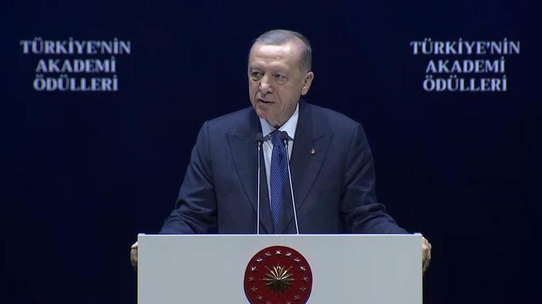 İlim Yayma Ödülleri Takdim Töreni Cumhurbaşkanı Erdoğan: Yeni neslimizi yeni iletişim mecralarının sinsi etkilerine karşı korumalıyız