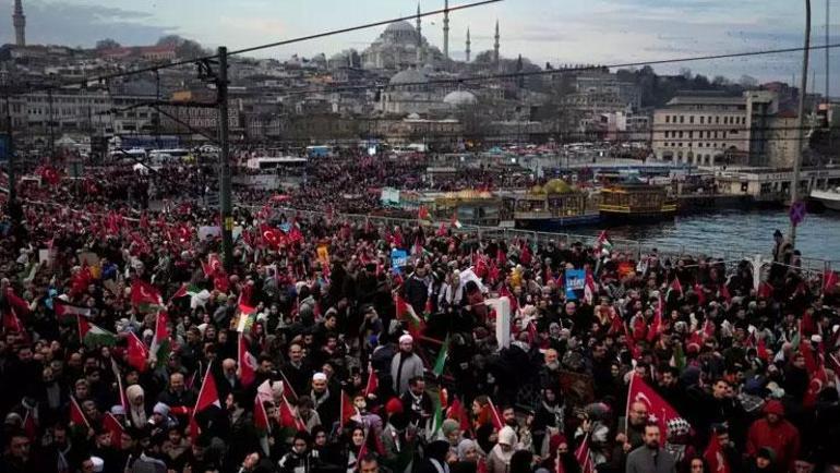 İstanbulda Gazze ve şehitler için büyük yürüyüş Galatadan dünyaya mesaj