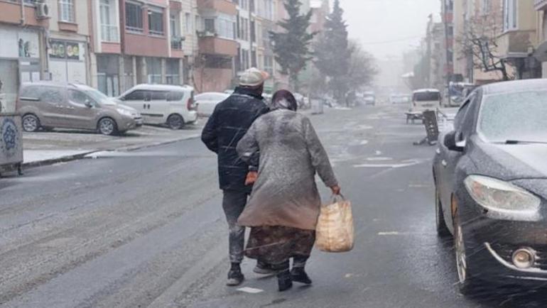 İstanbulda kar yağışı başladı Hava birden buz kesti, işte son durum