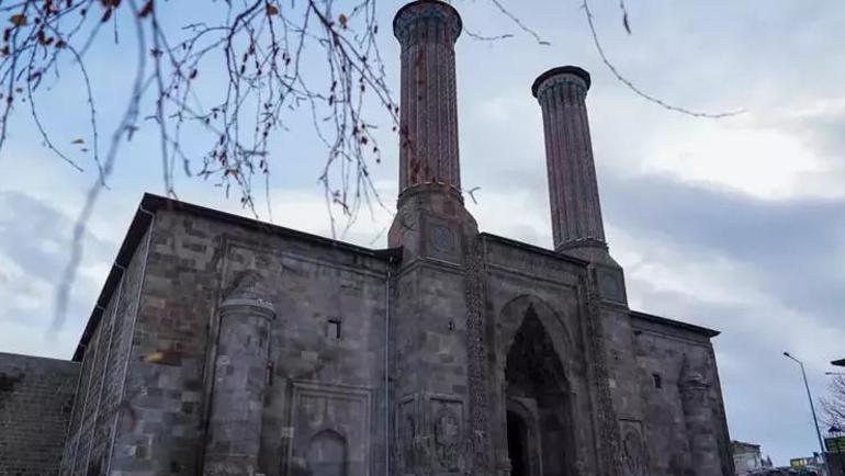 Rotahane Projesi ile Erzuruma gelen heyet, tarihi ve turistik yerleri gezdi