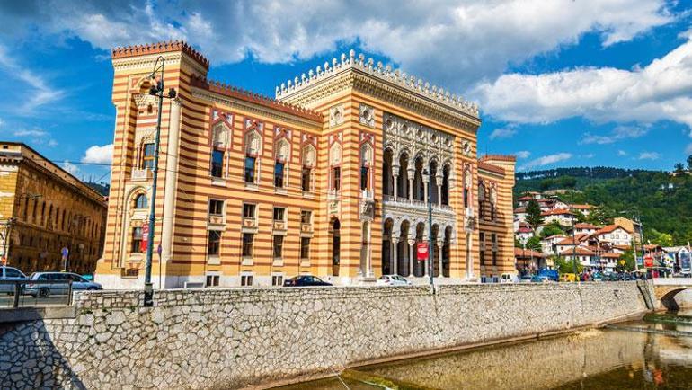Vizesiz Bosna Hersek Saraybosnayı ikiye bölen pusula: Bir tarafta Osmanlı diğer tarafta Avrupa mimarisi