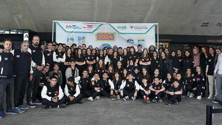 Demirören Medya Lisesi öğrencilerinden büyük başarı İstanbulda robotik yarışma heyecanı