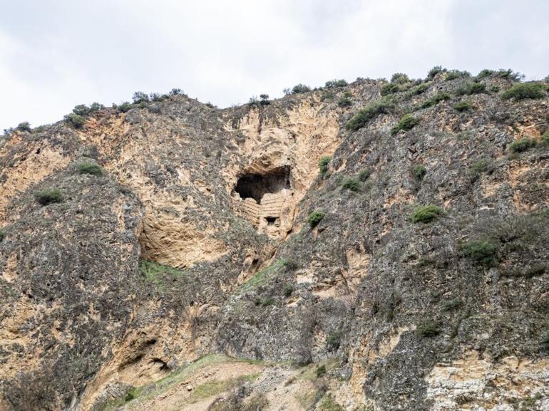 Nuh tufanında sığınak olarak kullanıldığına inanılıyor Luvi Mağarası keşfedilmeyi bekliyor