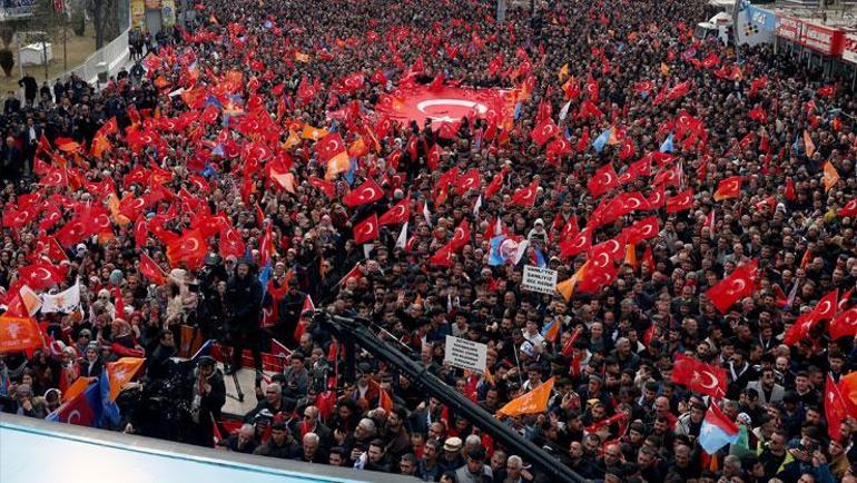 Cumhurbaşkanı Erdoğandan muhalefete tepki: İşin içine deste deste paralar girdi