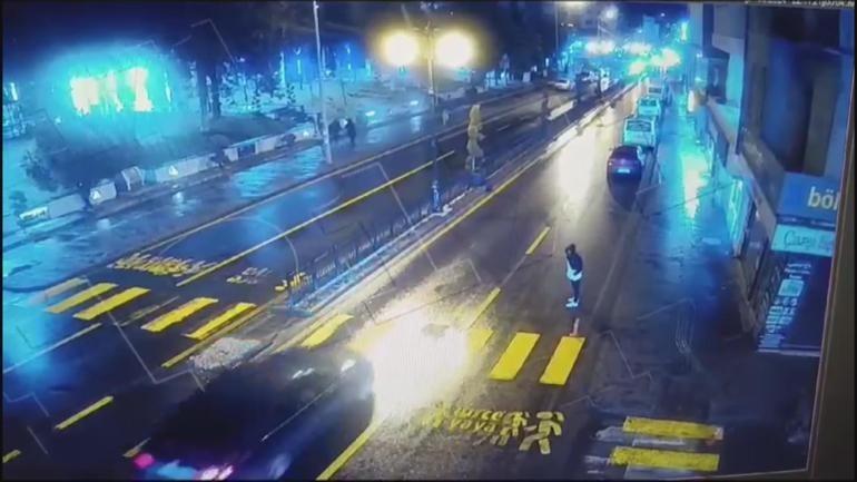 Nevşehirde pes dedirten görüntü Kaza görünümü vermek için otomobile atladı