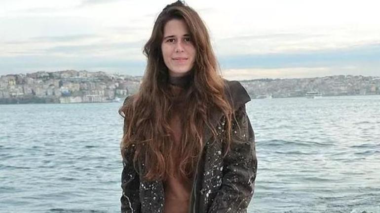 Çeşmede seçim heyecanı sürüyor Teknik direktör Mustafa Denizlinin kızı Lâl Denizli yarışı önde götürüyor CHP adayı Lâl Denizli kimdir