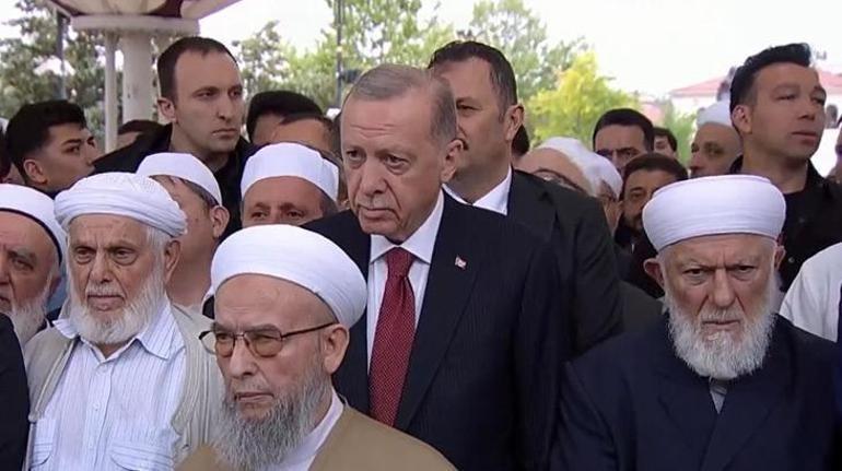 Cumhurbaşkanı Erdoğan, İsmailağa Cemaati lideri Hasan Kılıçın cenaze törenine katıldı