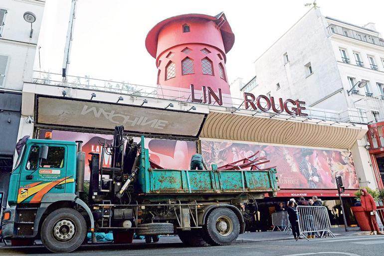 Moulin Rouge’un pervaneleri düştü