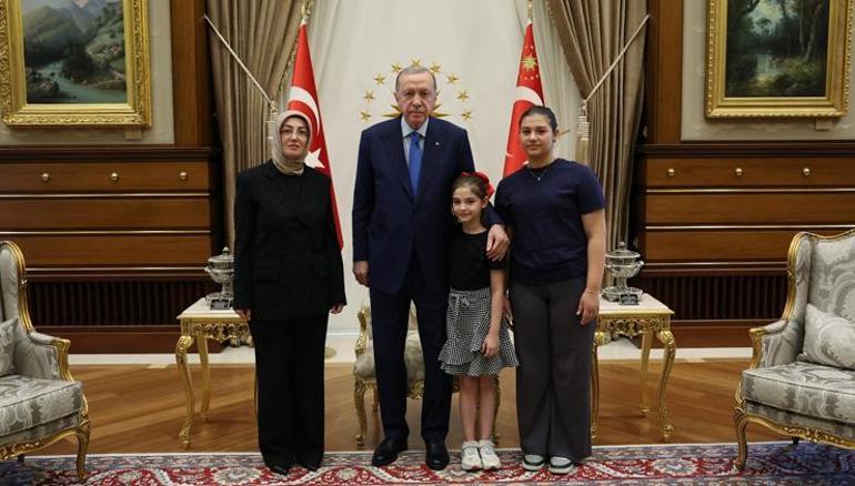 Ayşe Ateş kimdir, kaç yaşında ve nereli Sinan Ateş’in eşi Ayşe Ateş ne iş yapıyor Cumhurbaşkanı Erdoğan ile görüştü