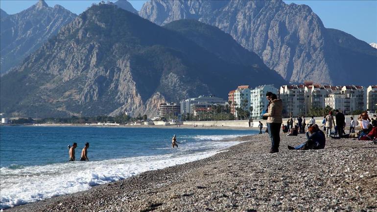 Tansiyon hastalarına deniz uyarısı Tansiyonu yükseltiyor, baş dönmesi ve boğulma riskini artırıyor