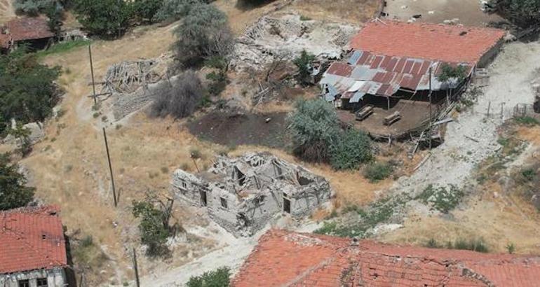 Ankara’nın yanı başında terk edilmiş yerleşim alanı ‘Cinli köyde’ sessizlik hakim