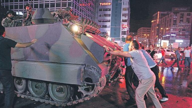 Namluları doğrulttular, geri adım atmadık Hain darbe girişimi böyle bastırıldı