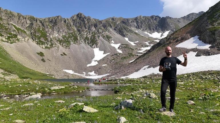 Temmuz ayında kar yağdı Sıcaklıklar 40 dereceyi gösterirken onlar soğuk havanın tadını çıkardılar, soğuk havalar geri mi geliyor