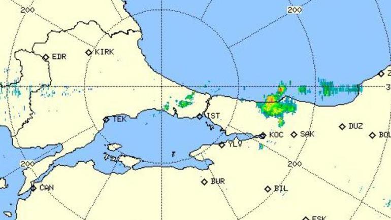 Meteorolojinin uyarılarının ardından İstanbulda yağmur başladı Çok sayıda il için hava durumu alarmı