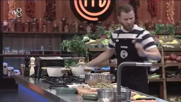 Masterchef’de kaza mı oldu MasterChef’te korku dolu anlar: Yarışmacı elini blendera kaptırdı Masterchef son bölüm Alper’e ne oldu, kaza mı geçirdi