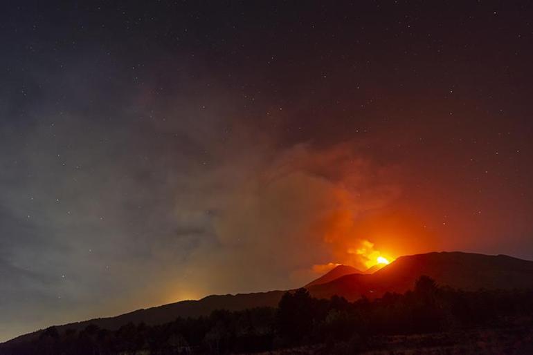 Etna Yanardağında büyük patlama Görüntüler ürküttü