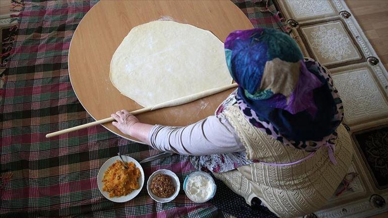 Masterchef tepsi mantısı tarifi Tepsi mantısı nasıl yapılır, malzemeleri nelerdir Kolay ve pratik tepsi mantısı tarifi