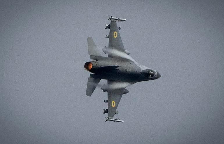 Ukraynaya F-16 şoku Pilotların eğitimi tartışma konusu oldu