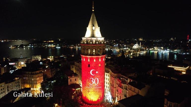 Büyük Zaferin 102. yılı İstanbulda tarihi mekanlara Zafer Bayramı ışıklandırması