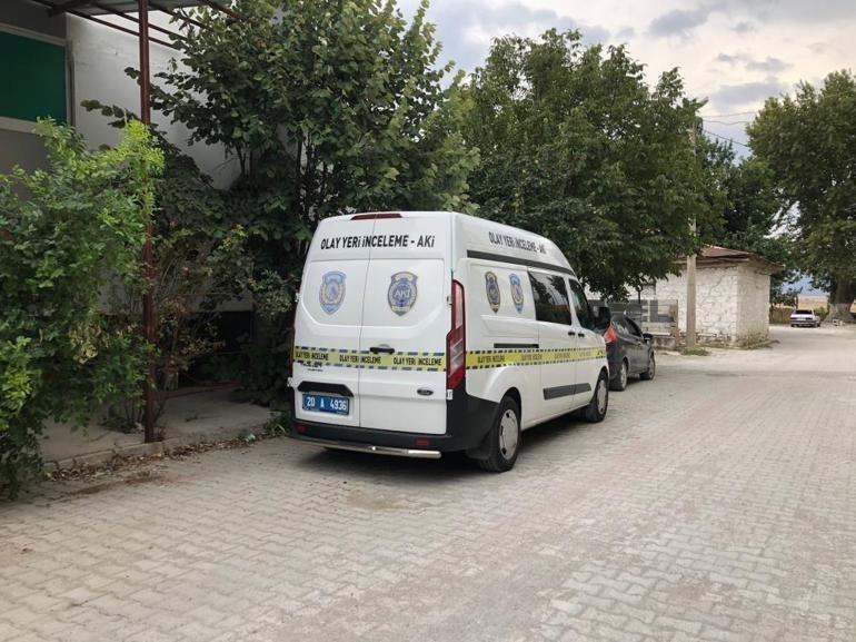 Kötü kokular üzerine ortaya çıktı İş için gelmişti, kaldığı apartta ölü bulundu