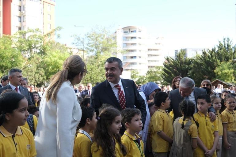 Milli Eğitim Bakanı Tekin, yeni eğitim öğretim yılının ilk ders zilini çaldı