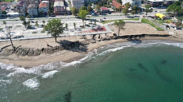 Deniz 50 metre içeriye girdi, göl çekildi Sular bir ilçeyi parça parça yutuyor