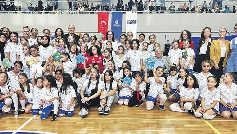 Paralimpik sporcularımız Dünya Kız Çocukları Gününde ilham vermeye devam etti