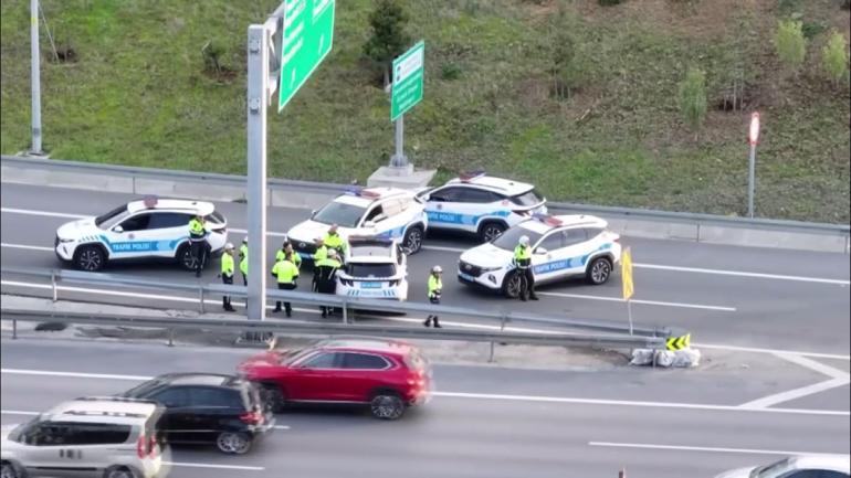 Aksiyon film sahnelerini aratmadı Motosikletliler kaçtı, polis kovaladı