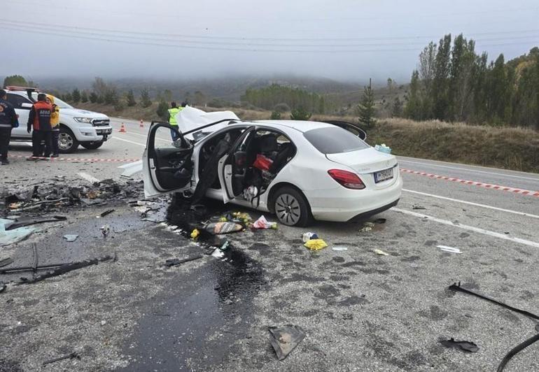 Erzincanda iki korkunç kaza 8 ölü, 1 yaralı