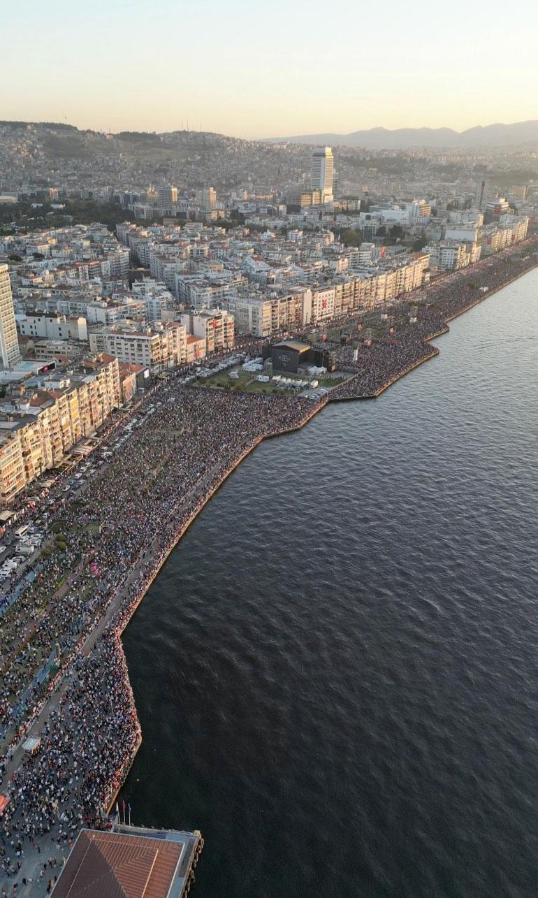 İzmir’de Cumhuriyet coşkusu