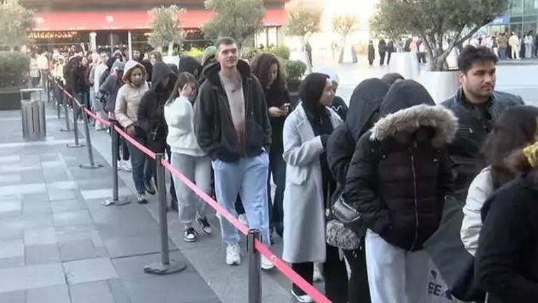 İstanbulda duyan akın etti 06.30dan beri bekliyoruz