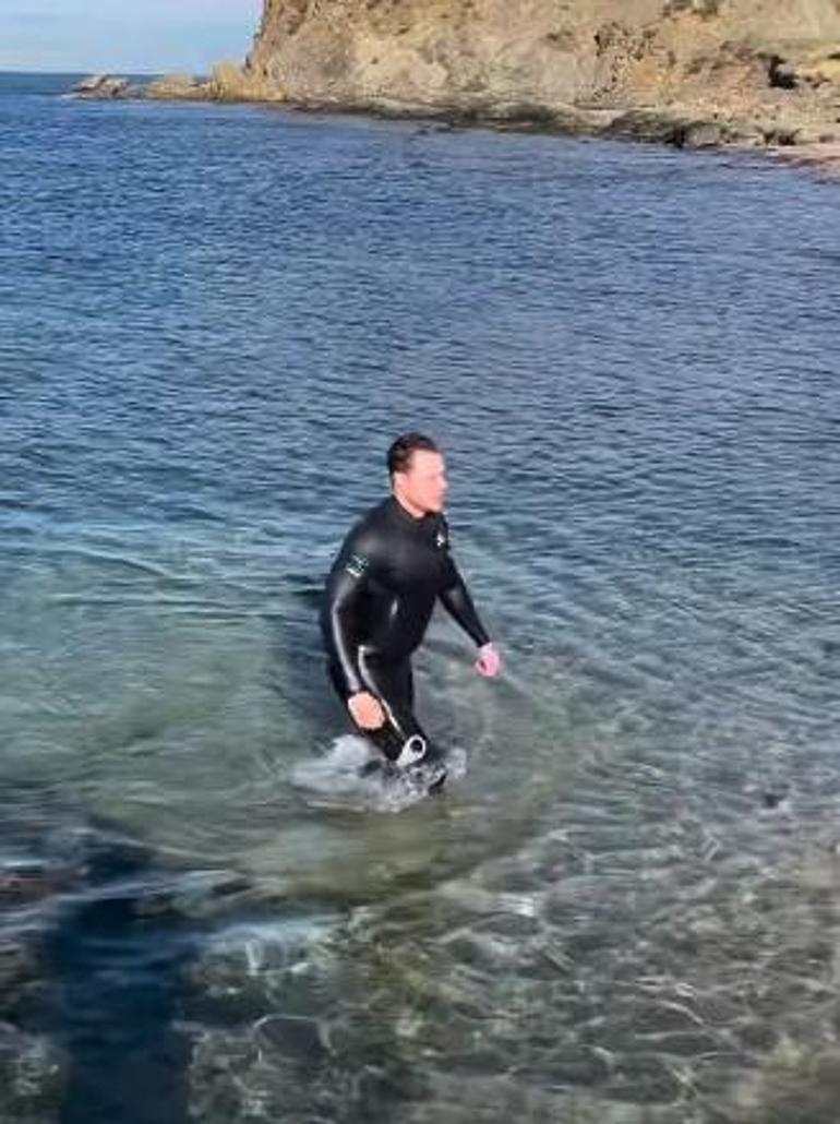 Soğuk havaya aldırış etmedi Ünlü oyuncu aralık ayında denize girdi