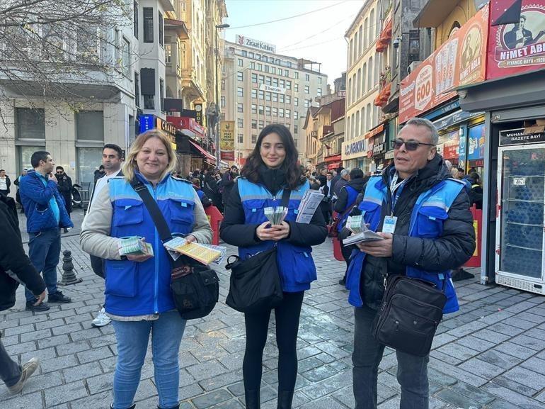 600 milyon liralık rekor ikramiye için Eminönünde yoğunluk