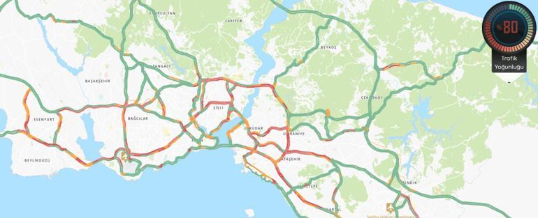 İstanbullular dikkat Kar yağışıyla birlikte trafik de başladı