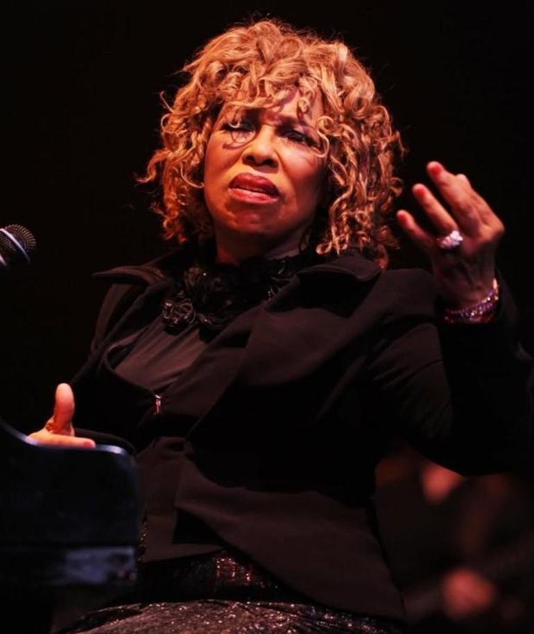Grammy ödüllü sanatçı Roberta Flack vefat etti