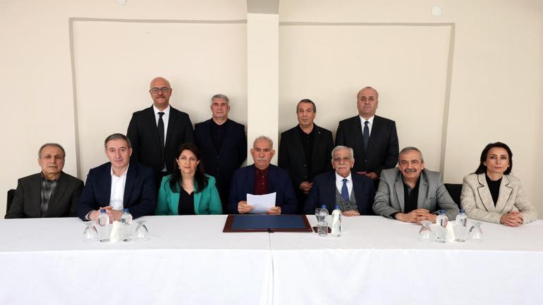 İmralıdan beklenen çağrı PKK kendini feshetmeli