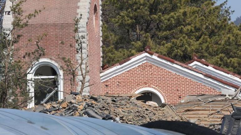 Güney Kore inanılmaz olay Savaş uçağı yanlışlıkla bombaladı: Yaralılar var