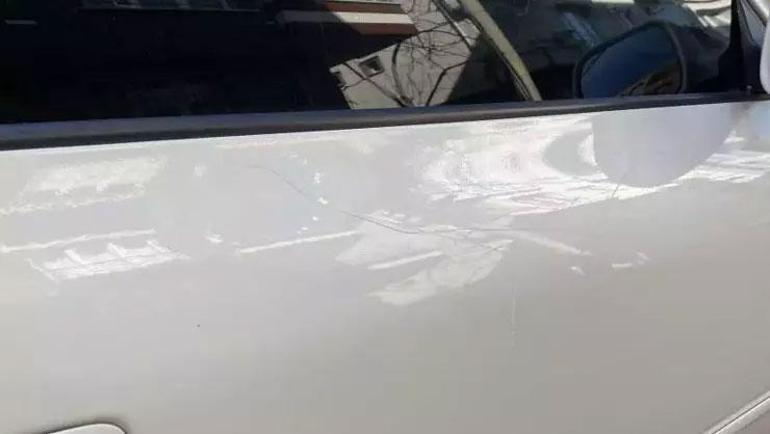 Aracını park etti, döndüğünde hayatının şok yaşadı Kaputu açtığımda fark ettim