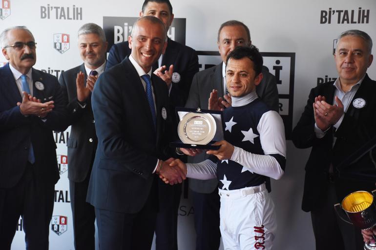 İzmirde Ege Derbisinin kazananı Dapper Man oldu