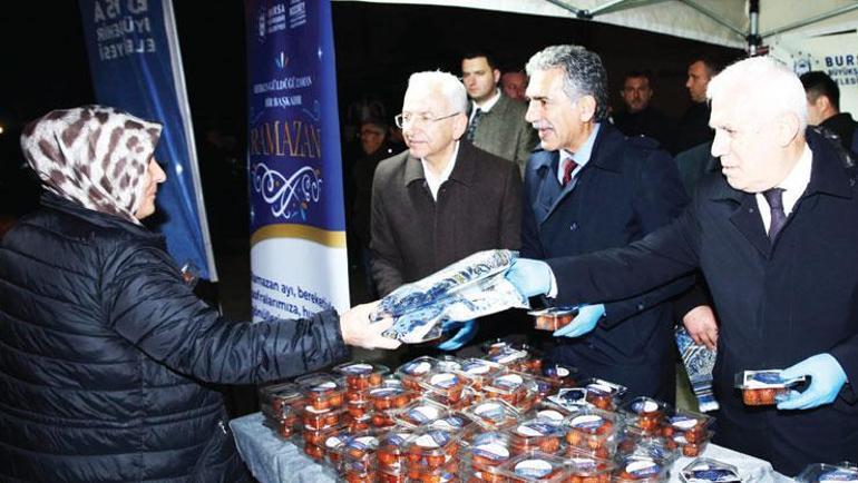 Ramazan bereketi gönül sofralarında