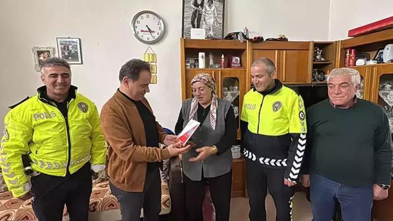 Polis helikopterine Türk bayrağı sallayan Ayşe teyzeye büyük sürpriz