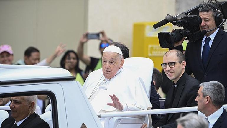 Papa Franciscus 88 yaşında hayatını kaybetti