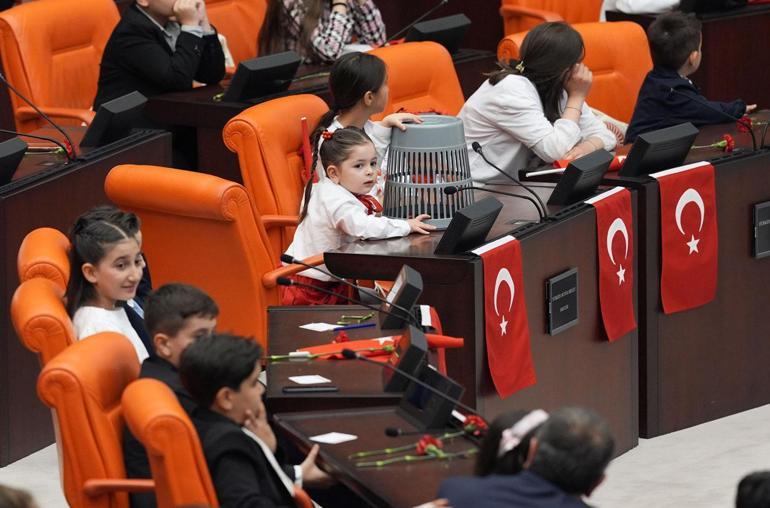 Ülkenin geleceği evlatlarımıza emanet edildi