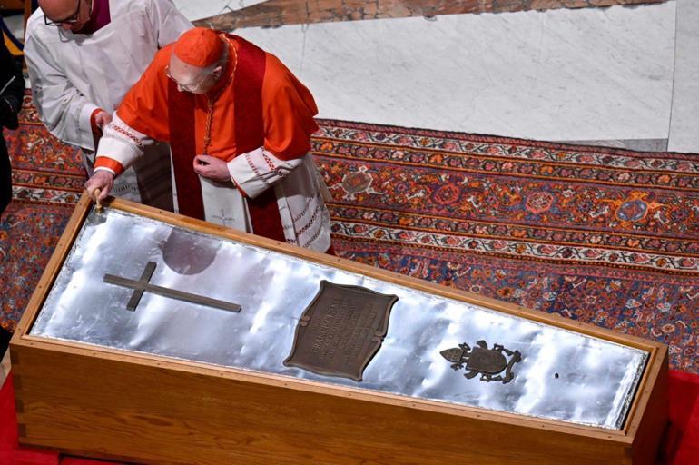 Papa’nın cenaze töreni için hazırlıklar tamamlandı