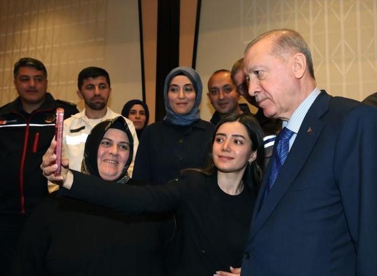 Cumhurbaşkanı Erdoğan, işçileri kabul etti: Çalışanlarımızın haklarını korumak önceliğimiz oldu