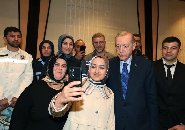 Cumhurbaşkanı Erdoğan, işçileri kabul etti: Çalışanlarımızın haklarını korumak önceliğimiz oldu