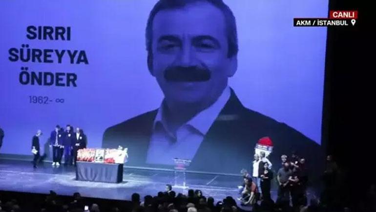 Sırrı Süreyya Öndere acı veda Cenaze namazına yoğun katılım... Anneden son bakış